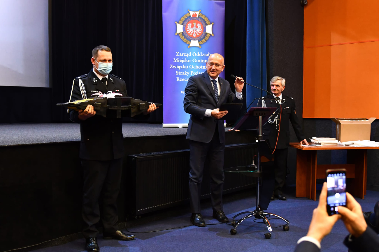 Uroczyste przekazanie wozu dla OSP w Zagórowie