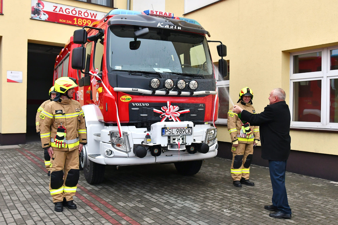 Uroczyste przekazanie wozu dla OSP w Zagórowie