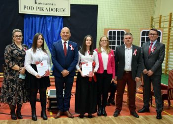 Wólka: Dwie uczennice ze stypendium