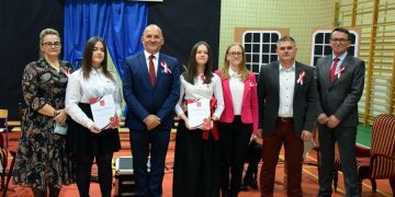 Wólka: Dwie uczennice ze stypendium