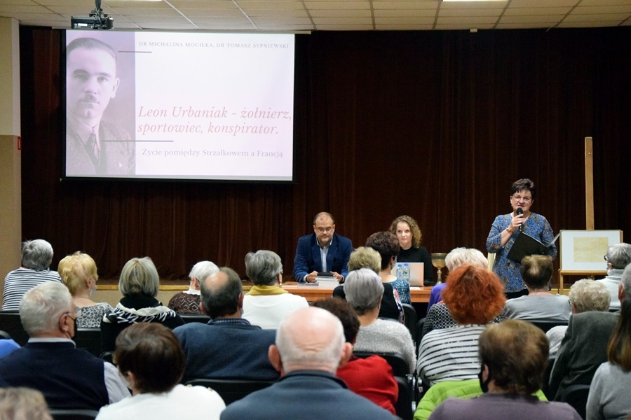 Wygłosili wykład o Leonie Urbaniaku