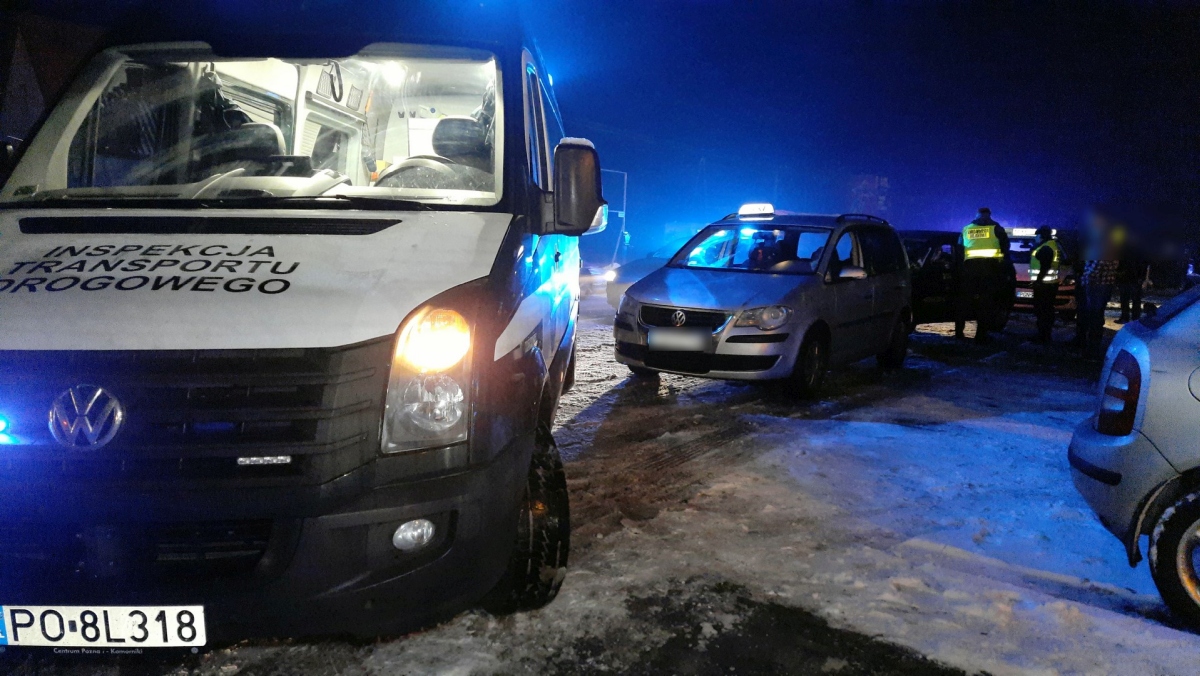 Taksówki stały w Powidzu nielegalnie