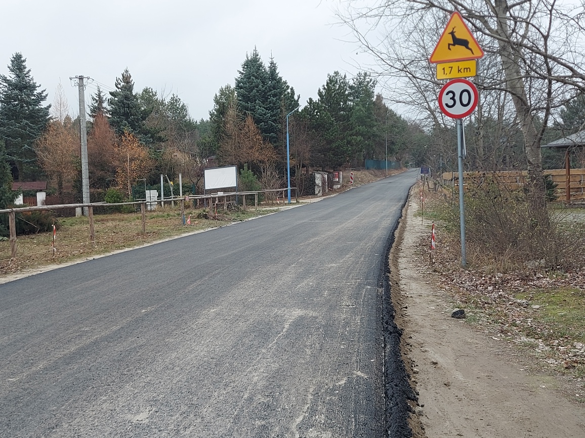 Trwa budowa drogi w Ostrowie