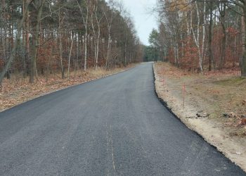 Trwa budowa drogi w Ostrowie