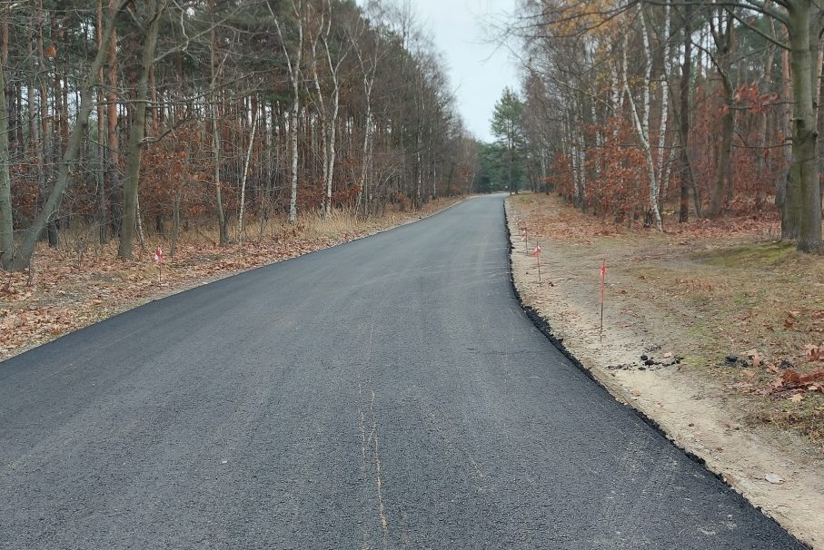 Trwa budowa drogi w Ostrowie