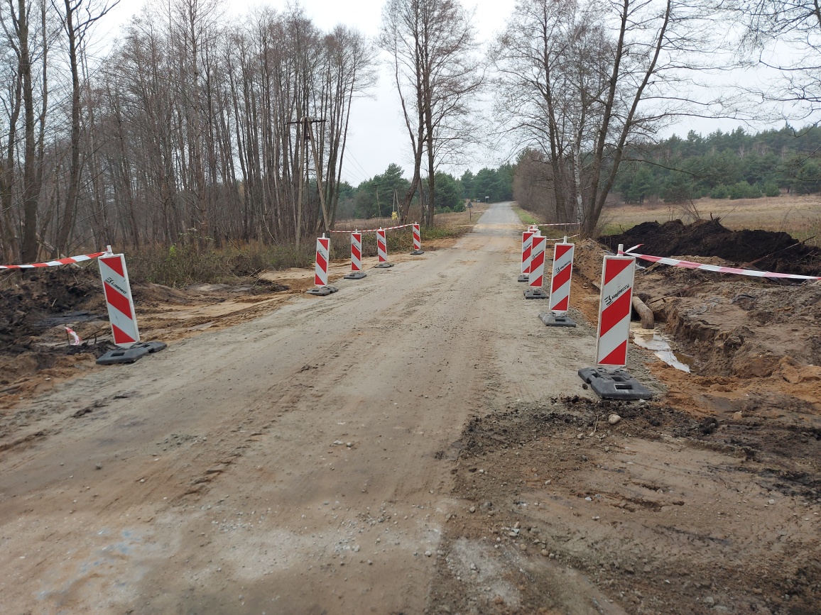 Trwa budowa drogi w Ostrowie