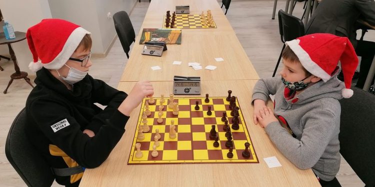 Mikołajkowy Turniej Szachowy w Lądku