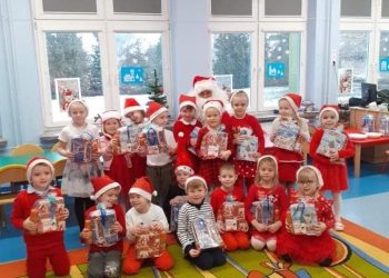 Ciążeńskie Jeżyki na spotkaniu z Mikołajem