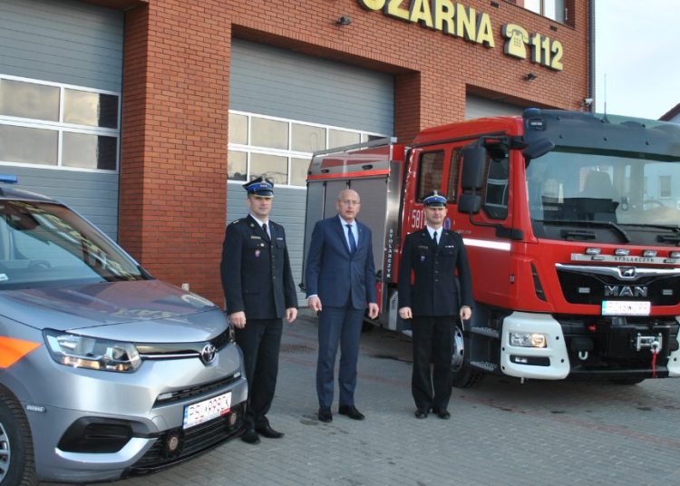 PSP Słupca z nowymi pojazdami