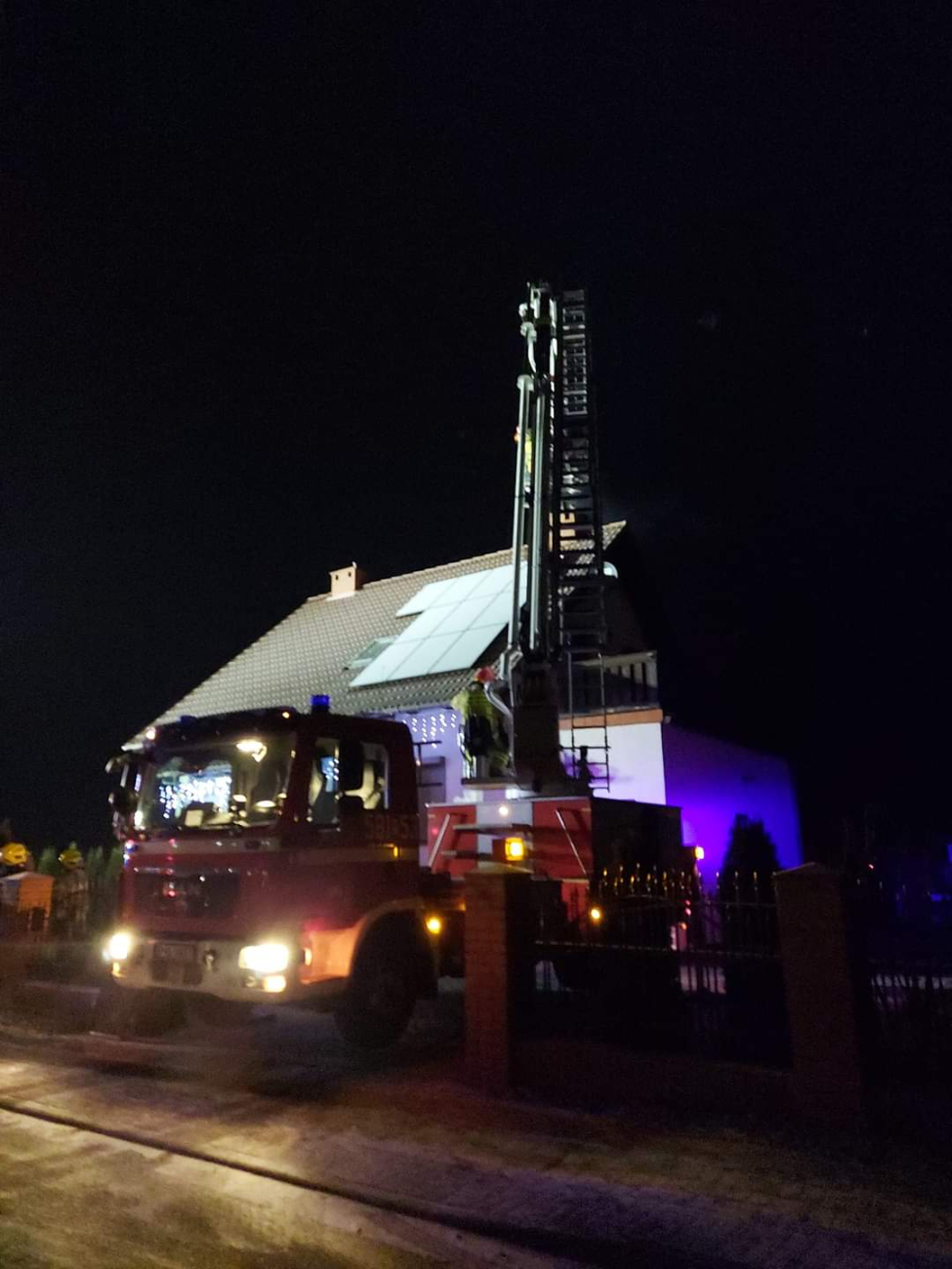 Strażacy gasili pożar sadzy