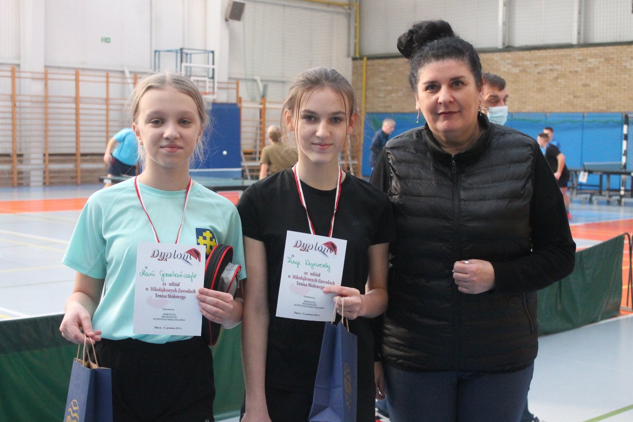 Mikołaj przy tenisowym stole