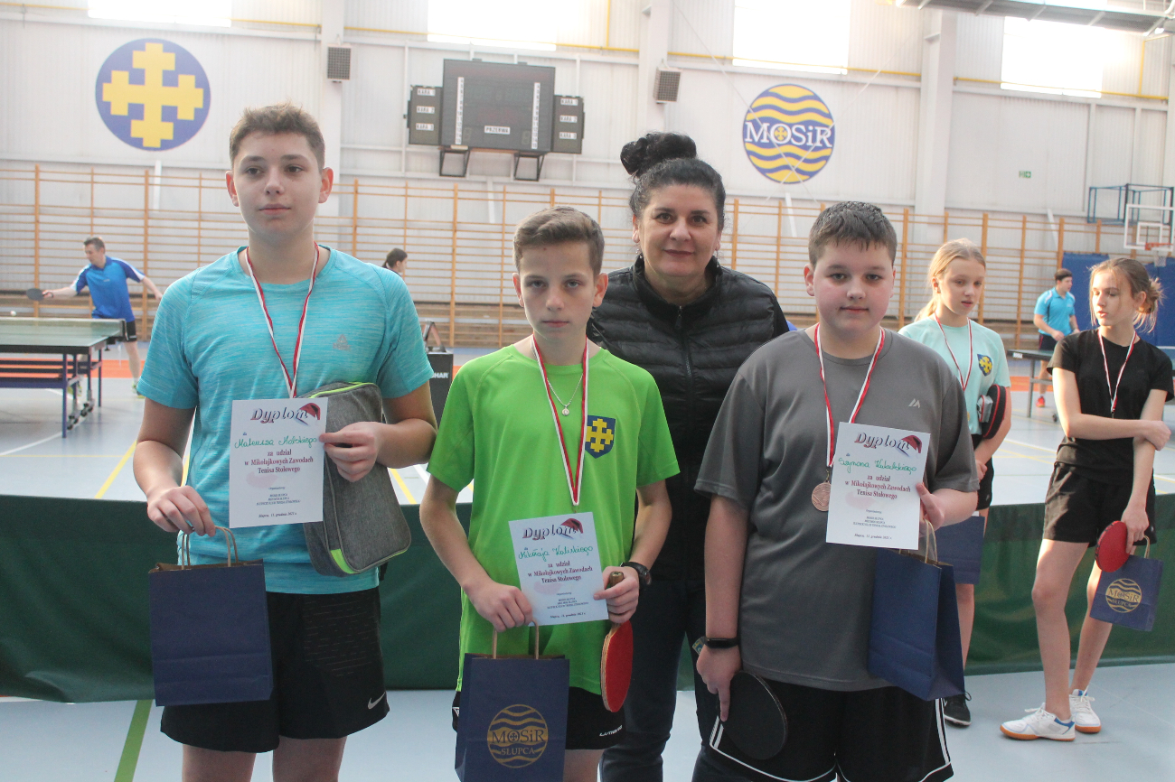 Mikołaj przy tenisowym stole