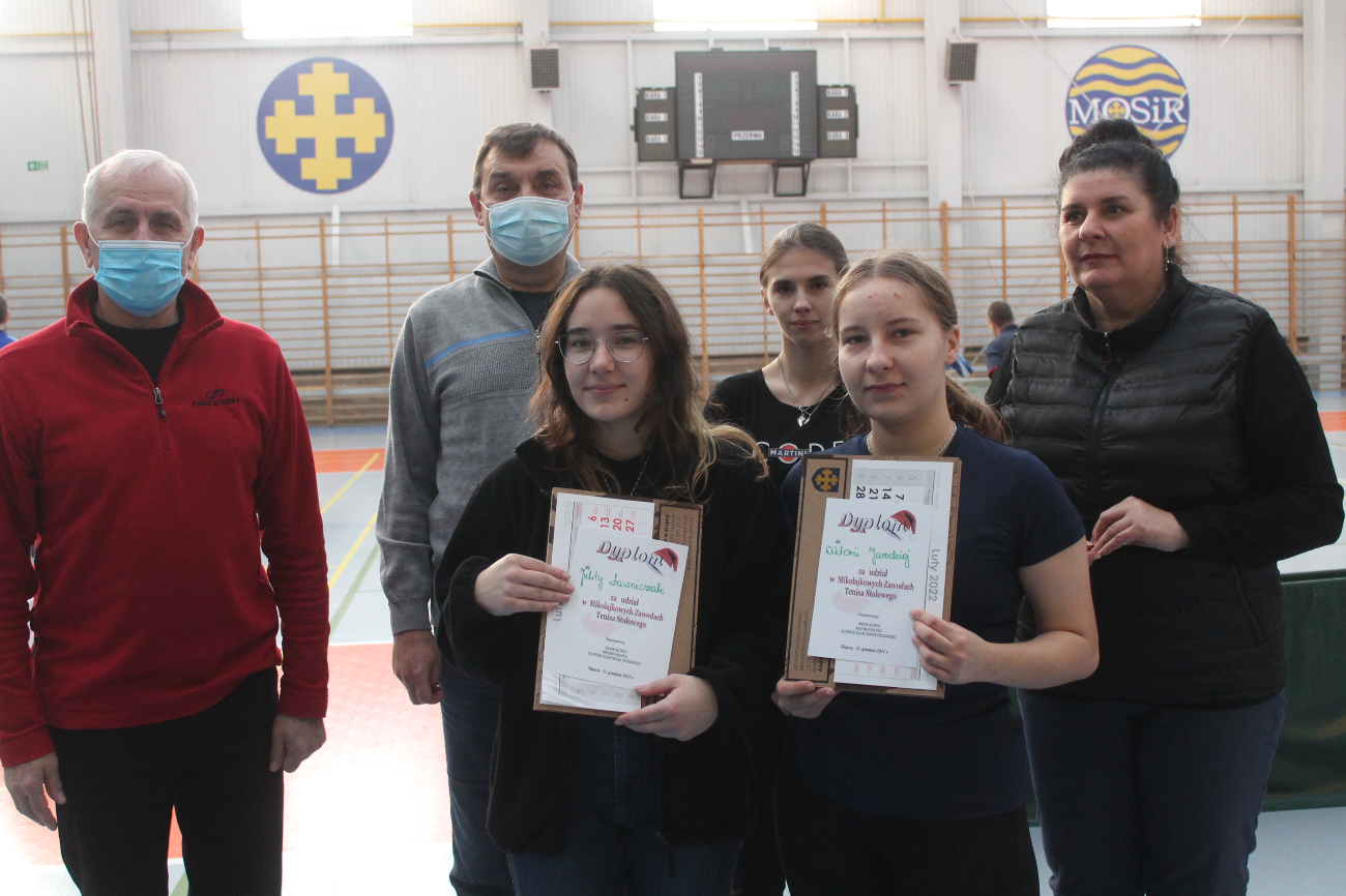 Mikołaj przy tenisowym stole