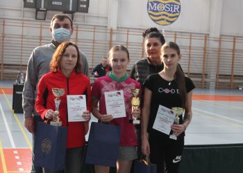 Mikołaj przy tenisowym stole