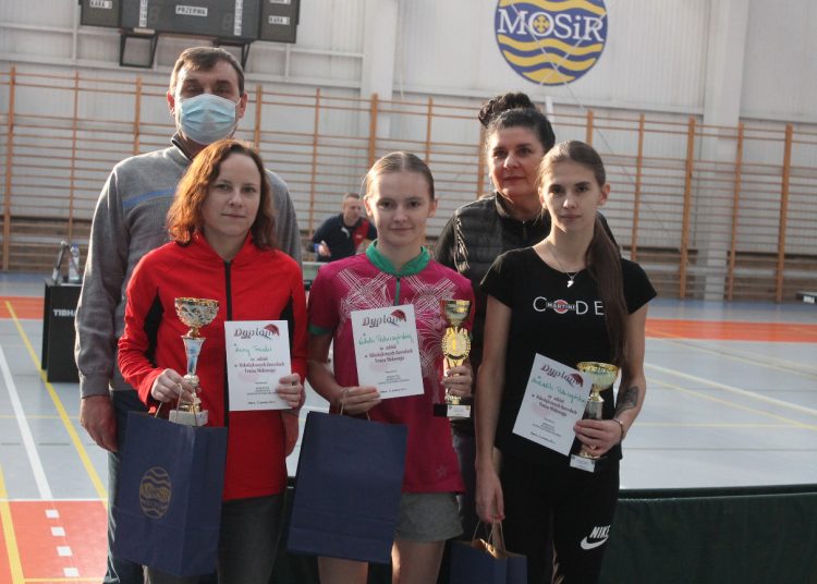 Mikołaj przy tenisowym stole