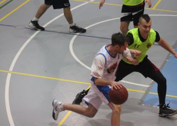 „Nowy” Grom pierwszym liderem