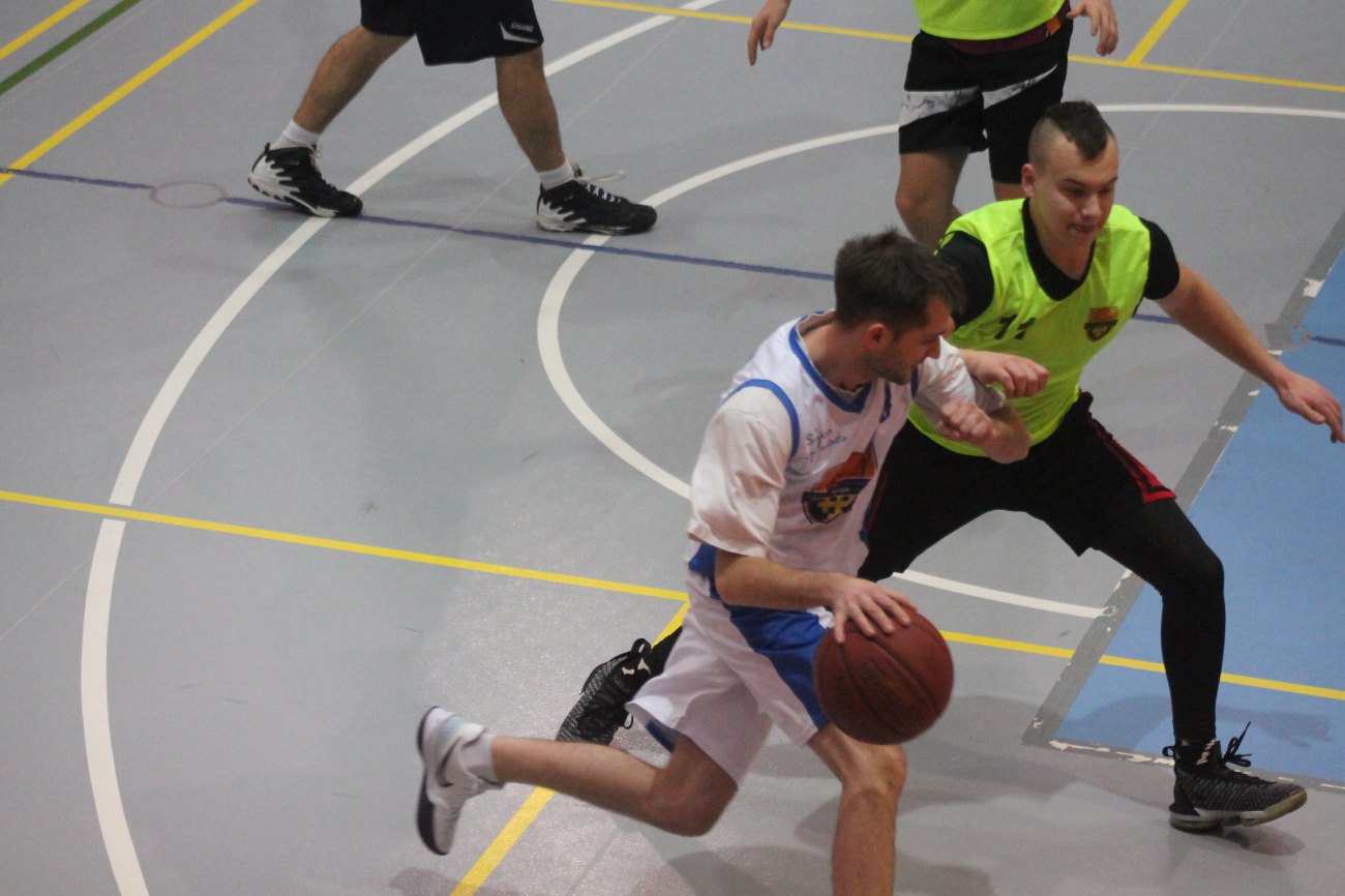 „Nowy” Grom pierwszym liderem