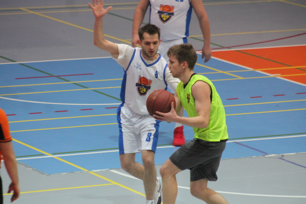 „Nowy” Grom pierwszym liderem