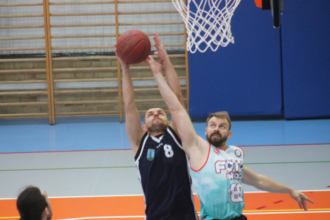 „Nowy” Grom pierwszym liderem