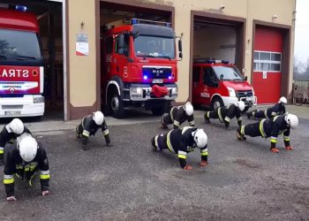 Strażacy pompują dla Tymka