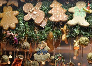 Stworzą bombki i łańcuchy na choinkę