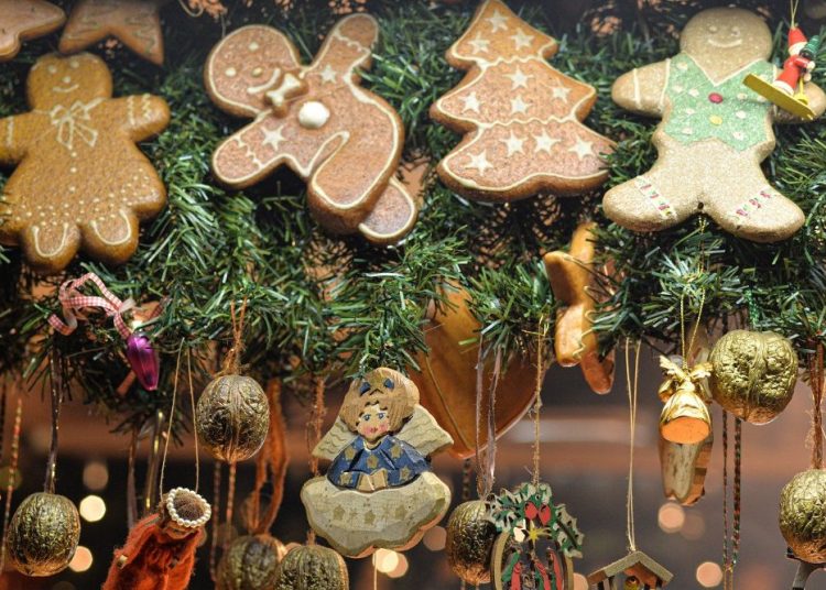 Stworzą bombki i łańcuchy na choinkę