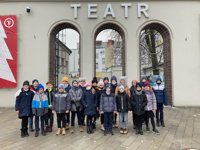 Ze Strzałkowa do Teatru Fredry