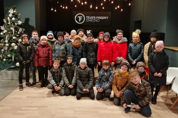 Ze Strzałkowa do Teatru Fredry