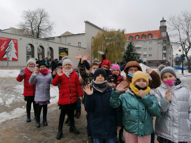 Ze Strzałkowa do Teatru Fredry