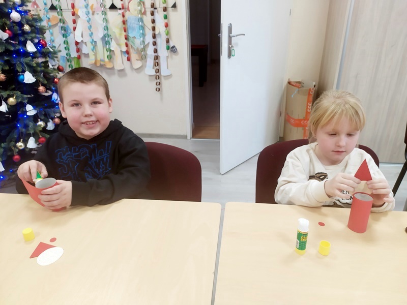 Przedświąteczne przygotowania w świetlicy