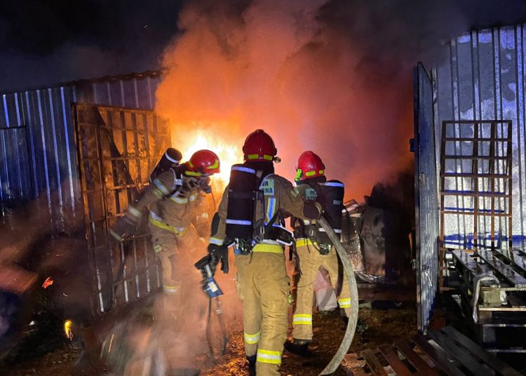 Pożar w Jaroszynie. W akcji kilka jednostek