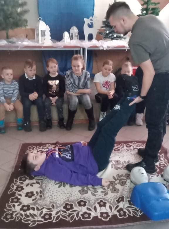 Panie z KGW w Gółkowie dla dzieci