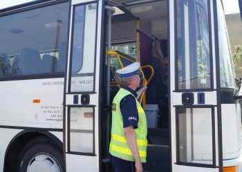 Będą kontrolować autobusy