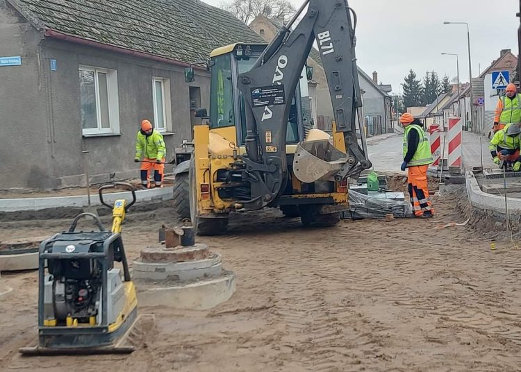 Rynek w Powidzu. Naliczyli kary. Nowy termin zakończenia inwestycji