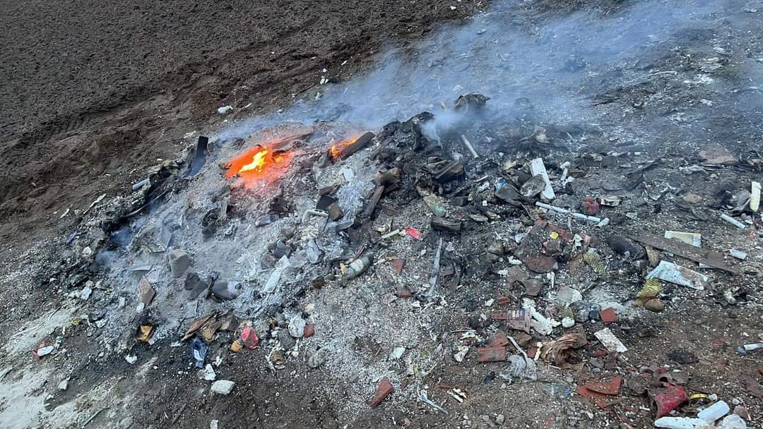 Kot wpadł do studni. Interweniowali strażacy