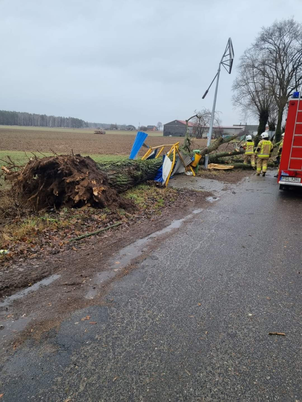 Strażacy usuwali skutki nawałnicy GALERIA ZDJĘĆ