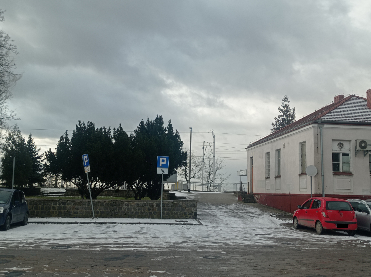 Dworzec w Słupcy. Pociąg już dawno odjechał… GALERIA ZDJĘĆ