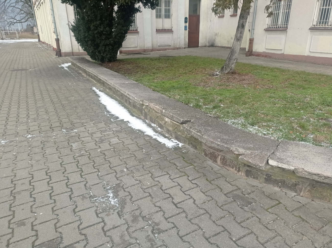 Dworzec w Słupcy. Pociąg już dawno odjechał… GALERIA ZDJĘĆ