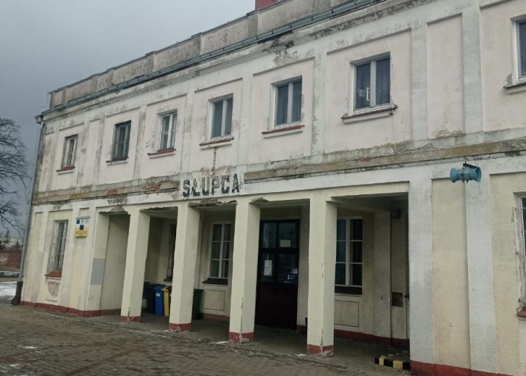 Dworzec w Słupcy. Pociąg już dawno odjechał… GALERIA ZDJĘĆ
