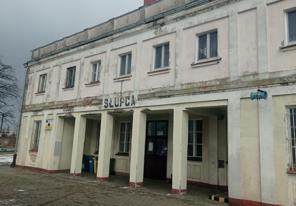 Dworzec w Słupcy. Pociąg już dawno odjechał… GALERIA ZDJĘĆ