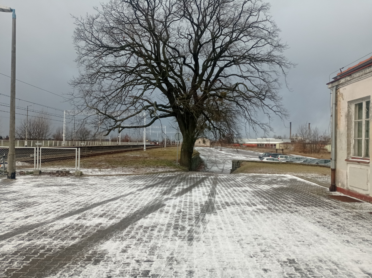 Dworzec w Słupcy. Pociąg już dawno odjechał… GALERIA ZDJĘĆ