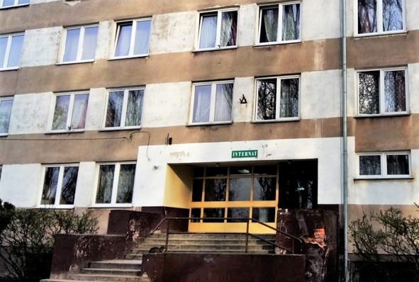 Dom Dziecka w Strzałkowie. Dwie oferty