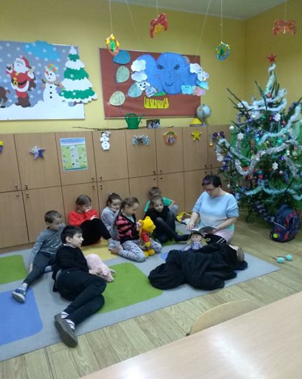 „Czytam z klasą – lekturki spod chmurki” w Drążnej