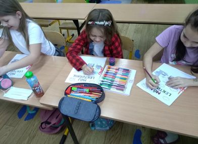 „Czytam z klasą – lekturki spod chmurki” w Drążnej