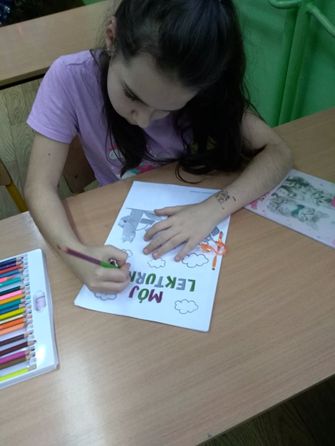 „Czytam z klasą – lekturki spod chmurki” w Drążnej