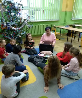 „Czytam z klasą – lekturki spod chmurki” w Drążnej