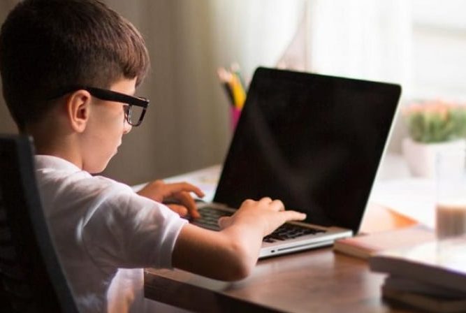 581 tys. zł na na sprzęt komputerowy