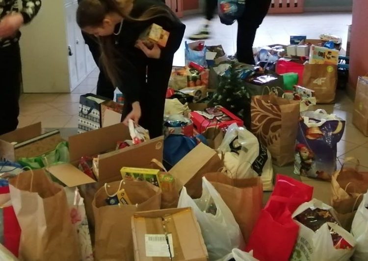 Strzałkowo: zbierają dary, organizują bazę lokalową dla Ukraińców