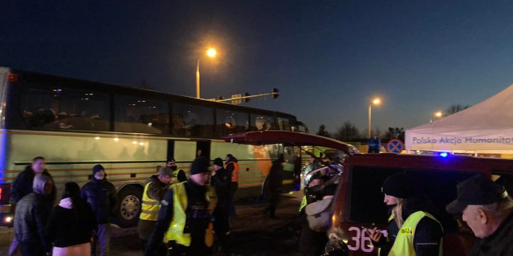 Słupczanie pomagają na granicy. Przywiozą 17 uchodźców