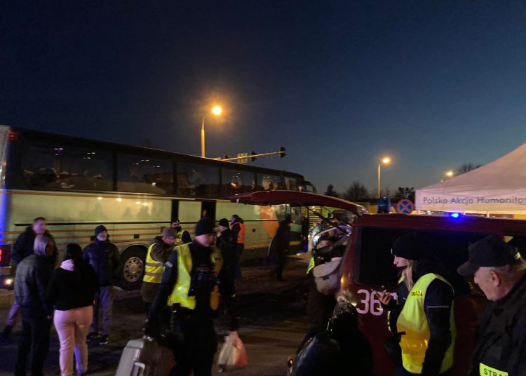 Słupczanie pomagają na granicy. Przywiozą 17 uchodźców